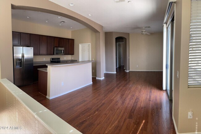 Foto del edificio - 15240 N 142nd Ave