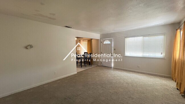 Building Photo - Charming Natomas 2bd/1ba Home!