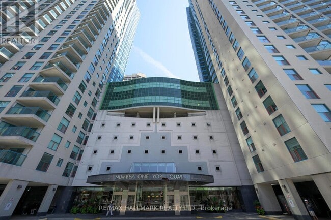 Building Photo - 1806-77-2577 Harbour Square