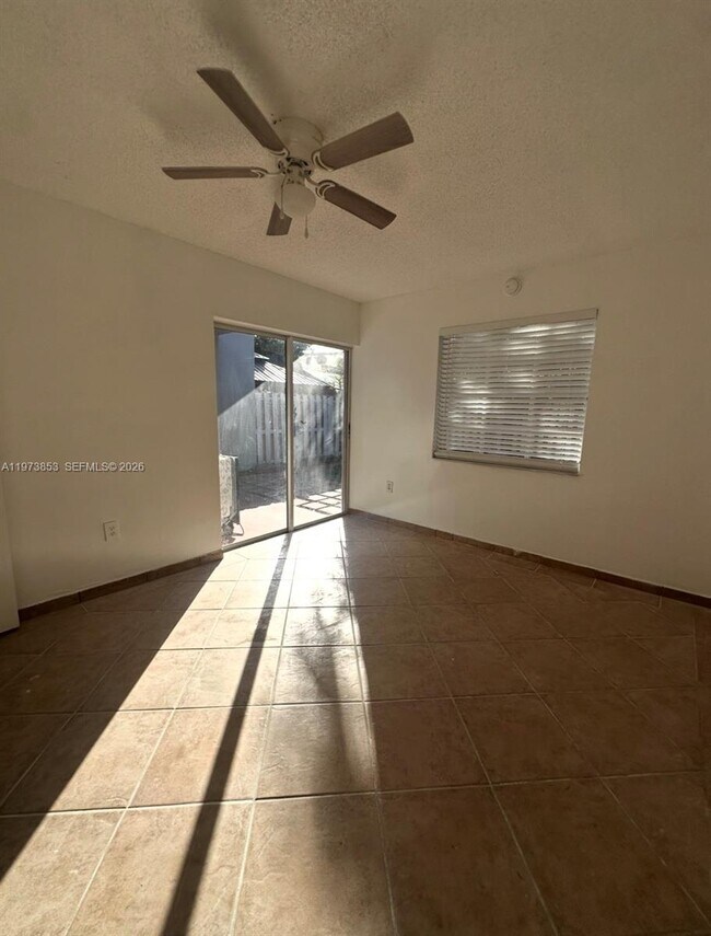 Foto del edificio - 10360 SW 154th Pl