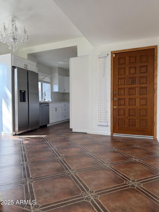 Foto del edificio - 5640 E Bell Rd
