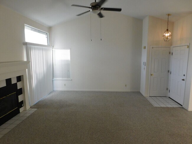 Foto del edificio - 3 br, 2 bath House - 4916 Dillon Cross Way