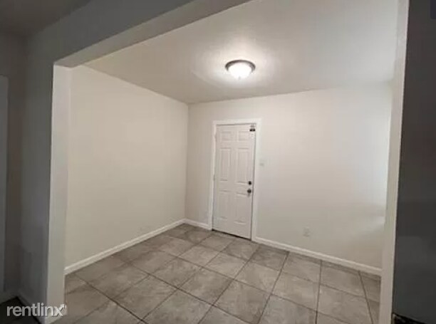 Building Photo - 2 br, 1 bath House - 1910 W Lincoln St