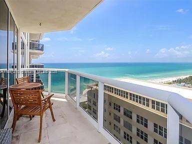 Primary Photo - 4775 Collins Ave