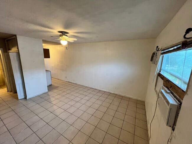 Foto del edificio - 3171 McSherry Dr