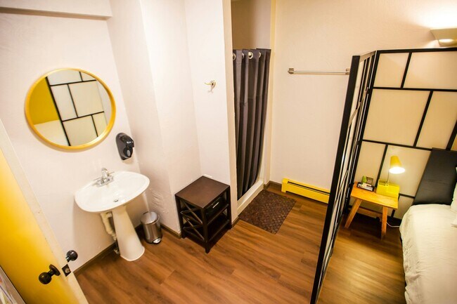 Foto del edificio - 706 E Stuart St