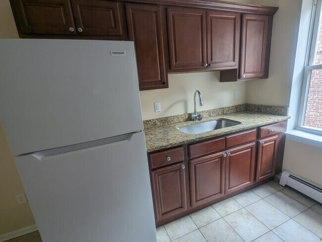 Building Photo - 310 Edgewood Ave