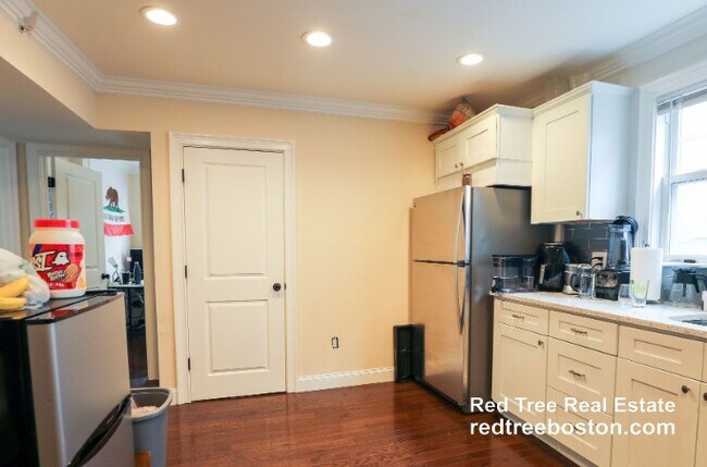 Building Photo - 88 Gilman St