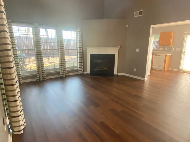 Foto del edificio - Move-in Ready!