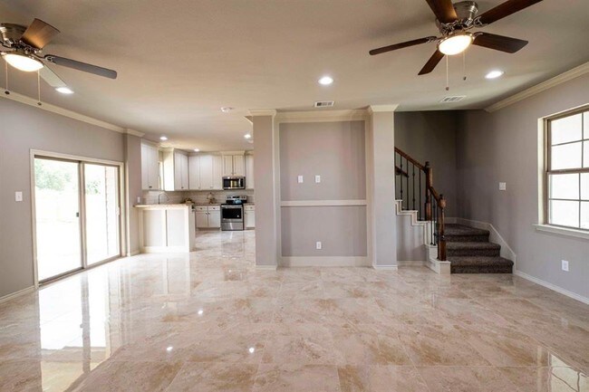 Foto del edificio - 2463 Freeway Manor Dr