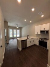 Building Photo - 111 Town Pl