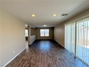 Building Photo - 5712 Viberti Ct