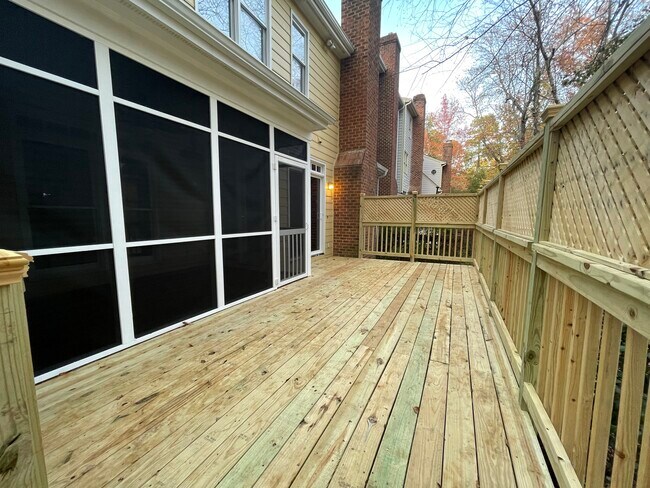 Foto del edificio - 107 Rosewall Ln