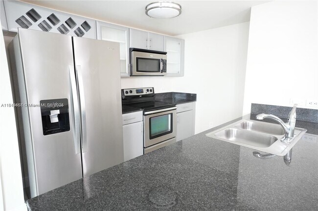 Foto del edificio - 1861 NW S River Dr