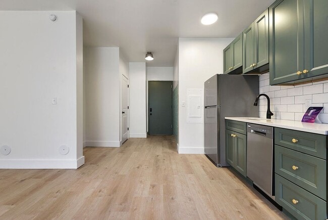 Interior Photo - The Benedict