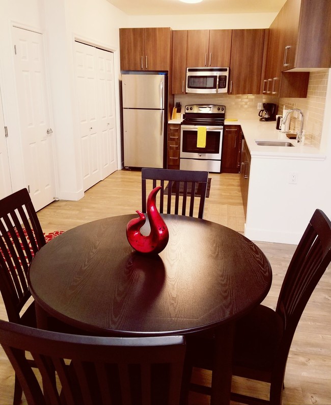 Foto del edificio - 1247 Lakeside Dr