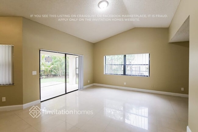 Foto del edificio - 20241 NW 8th St