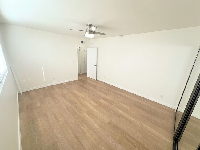 Building Photo - Gorgeous 1bd/1ba unit in Sherman Oaks. Cen...