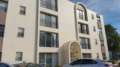 Building Photo - 317 34th Ave N