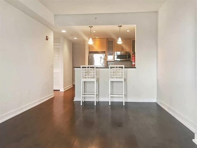 Building Photo - 3312 Hudson Ave