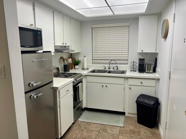 Foto del edificio - 3700 S Osprey Ave