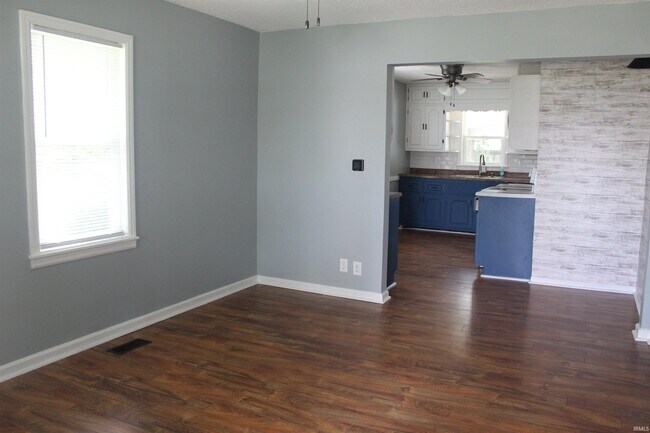 Building Photo - 2300 Haven Dr