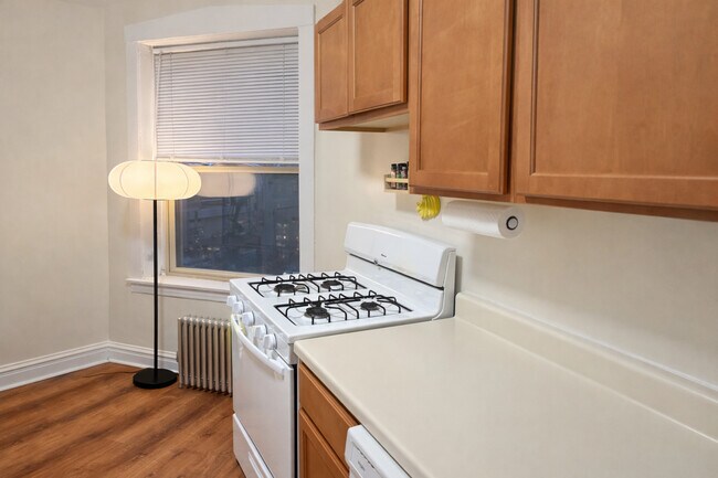 Foto del edificio - 2482 N Lincoln Ave