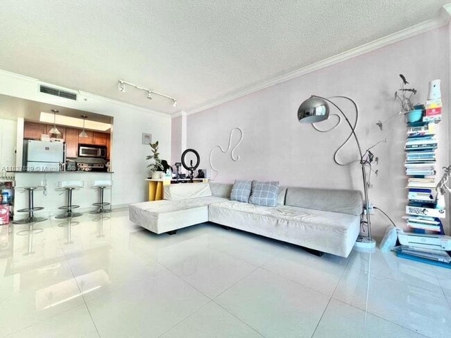 Photo - 2000 N Bayshore Dr Apartment