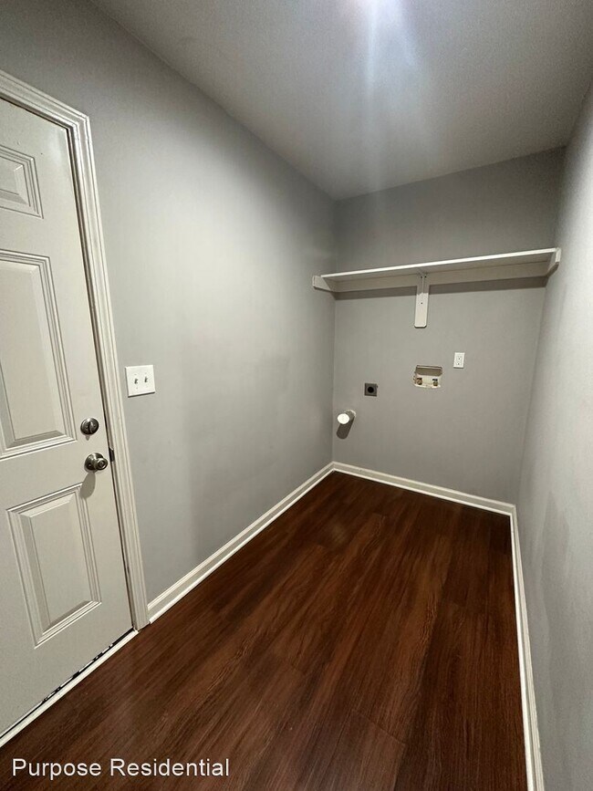 Building Photo - 2 br, 1 bath House - 6237 E 12th St