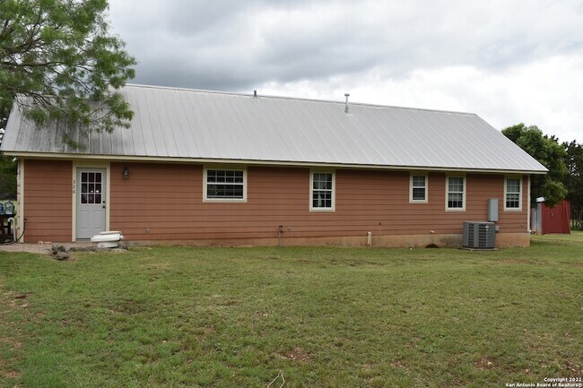 Foto del edificio - 328 Kinsey Ln