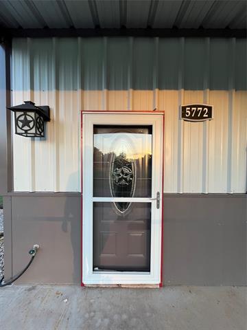 Building Photo - 5772 Lazy Bend Rd