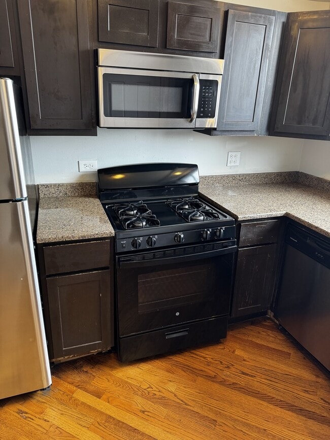 Foto del edificio - 5655 N Spaulding Ave