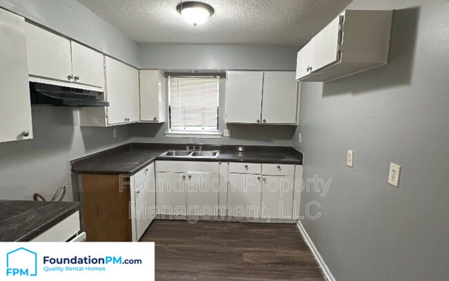 Building Photo - 3251 Abbottsford Ave