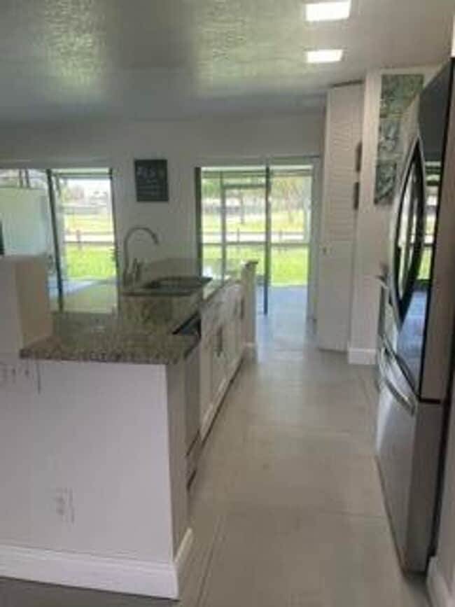 Photo - 1660 W Golfview Dr House