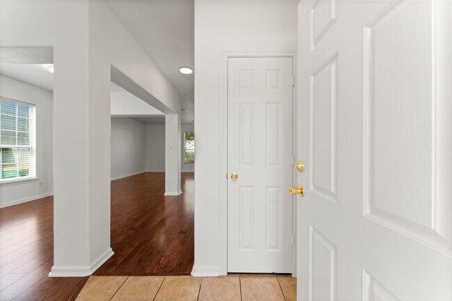 Foto del edificio - 235 Doncaster