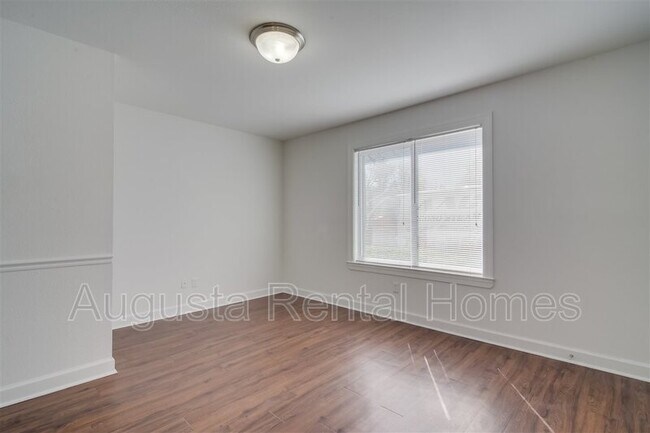 Foto del edificio - 4016-B Wheeler Woods Road