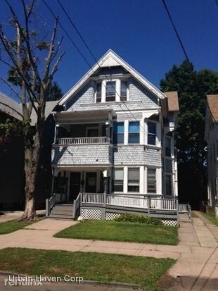 Primary Photo - 699-699 Elm St