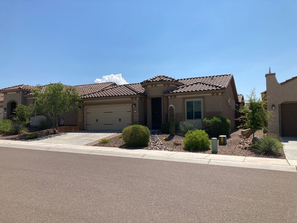 Primary Photo - Dove Mountain Del Webb Beauty!