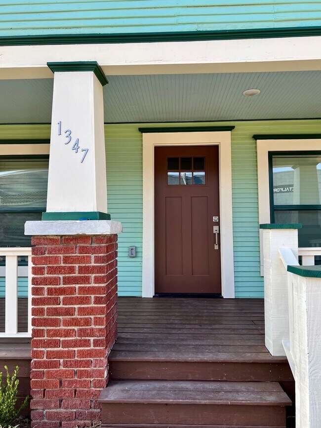 Foto del edificio - 1347 E Haskell St
