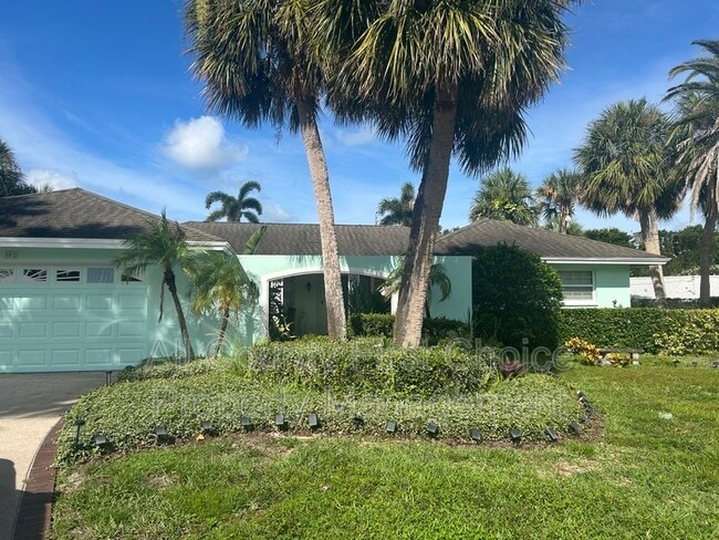 Photo - 301 Palm Dr House
