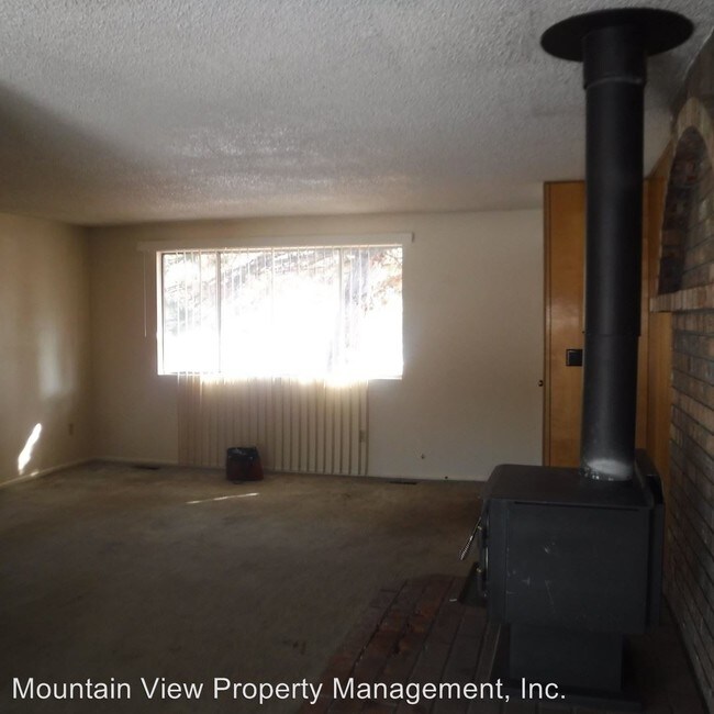 Foto del edificio - 3 br, 1.5 bath House - 61625 Daly Estates Dr.