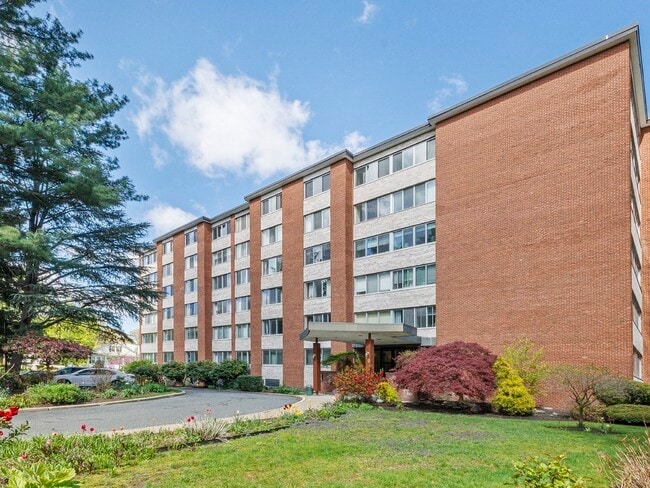Building Photo - 22 Chestnut Pl