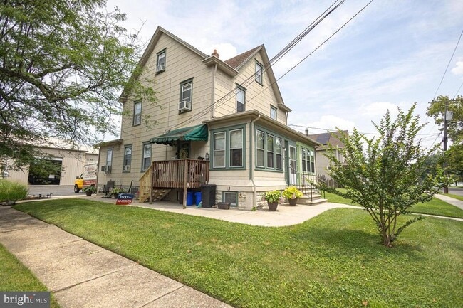 Foto del edificio - 101 Newton Ave