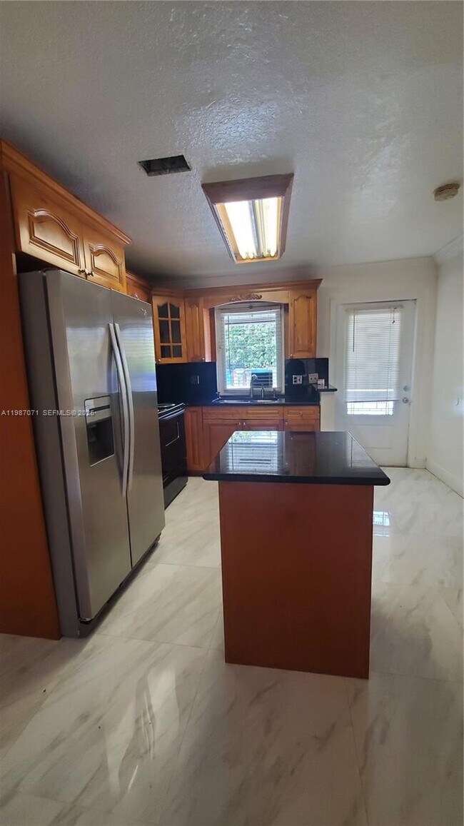 Foto del edificio - 2638 Taylor St