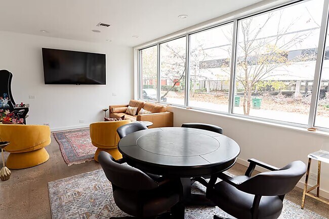 Foto del edificio - 4904 S Shepherd Dr