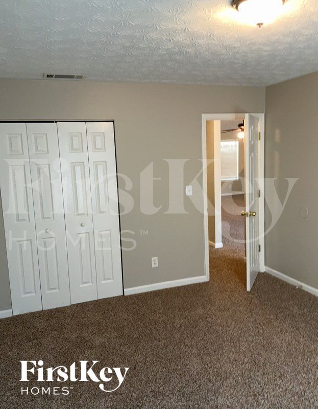 Foto del edificio - 738 Baskins Cir