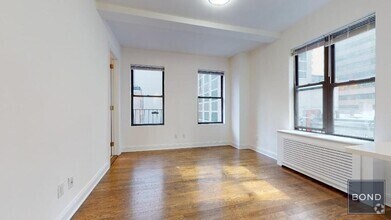 Building Photo - 140 E 46th St