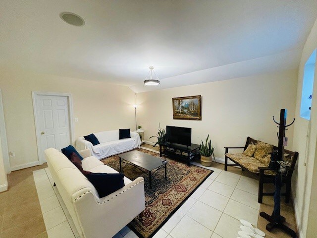 Foto del edificio - 445 Knoll St NW