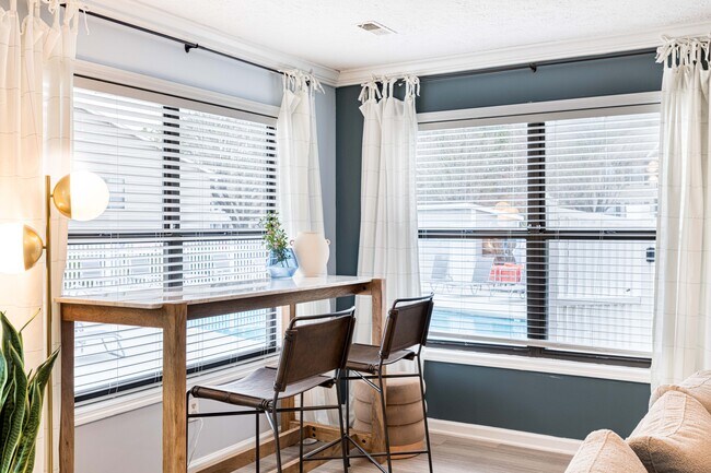 Foto del edificio - Lakehurst Apartments