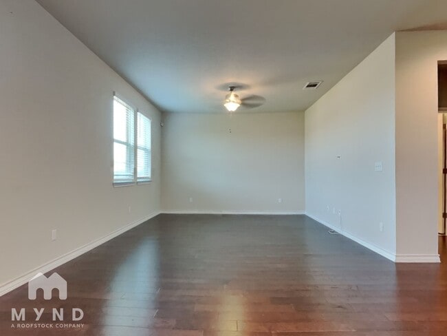 Building Photo - 3801 Soft Shore Ln